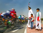 dubai15st04-fans.jpg