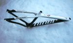 air-9-carbon-tilt-snow.jpg