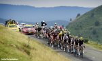 tdf15st12-peloton-sky-big.jpg