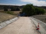 Camino de subida al puente.JPG