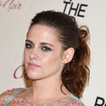 kristen-stewart-makeup-w724.jpg
