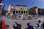 vuelta15st16-townhall-peloton-big.jpg