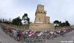 tirreno16st6-castle-1000.jpg