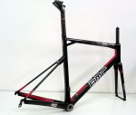 BMC-Teammachine-SLR01-Frameset-Paris-Roubaix-Edition-2011-A10311_b_1.JPG