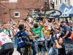 philly16dp-09-menwin-crowd-920.jpg