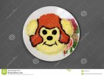 plato-con-el-mono-64546142.jpg