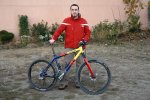 mi cannondale y yo.JPG