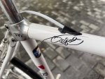 20230629J-01- Pedro Delgado me firma la bicicleta.jpg
