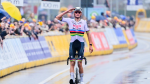 GP-E3-Saxo-Classic-2024-Mathieu-van-der-Poel-en-demonstration-1.png