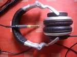 Sony100 MDR-V700.jpg