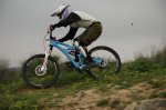 la bici de descenso 2.jpg