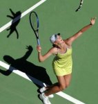 maria-sharapova-serves-cat.jpg