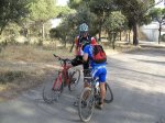 04542 - Carlitos y Jose RamÃ³n orientÃ¡ndose en los pinares de Viana de Cega.jpg