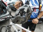Casco roto despues de un golpe.jpg