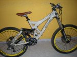 La nueva enduro de tronisx.jpg