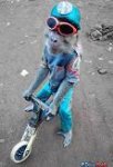 monkey_riding_bikepeq.JPG