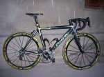 Goka Mavic cosmic Red.jpg